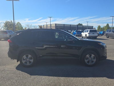2022 Toyota RAV4 Hybrid XLE