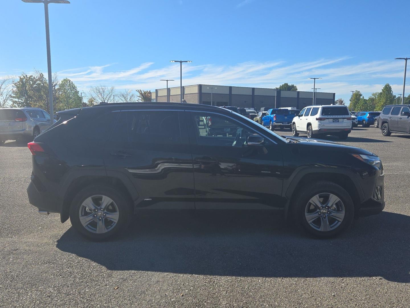 2022 Toyota RAV4 Hybrid XLE