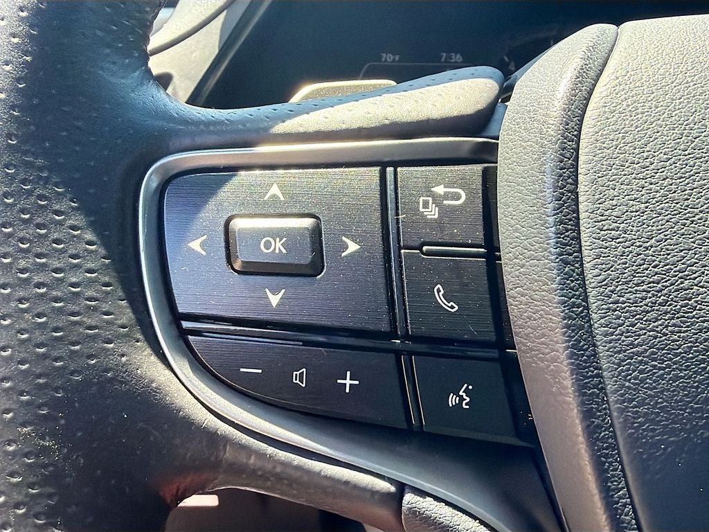2023 Lexus ES 350 F SPORT Handling