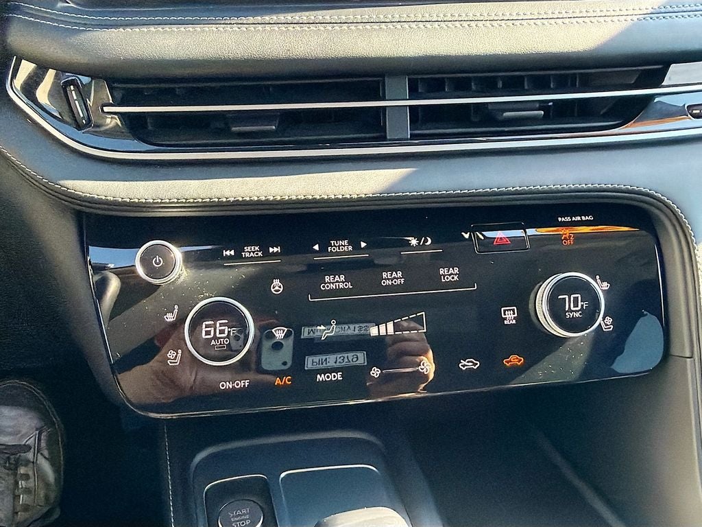 2023 INFINITI QX60 LUXE AWD