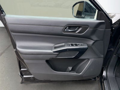 2024 Nissan Pathfinder S FWD