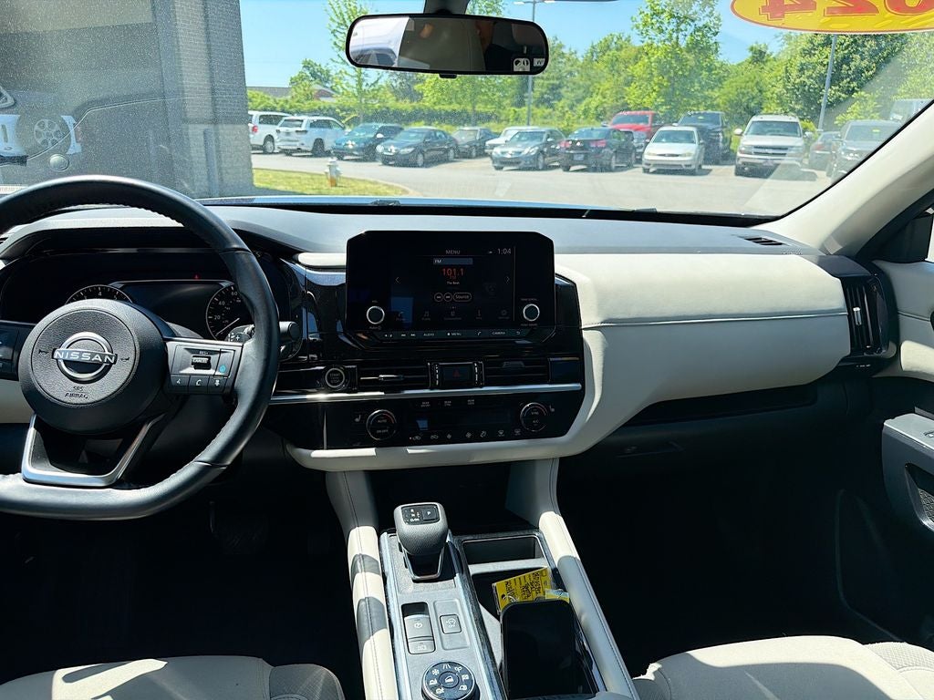 2024 Nissan Pathfinder SV 4WD