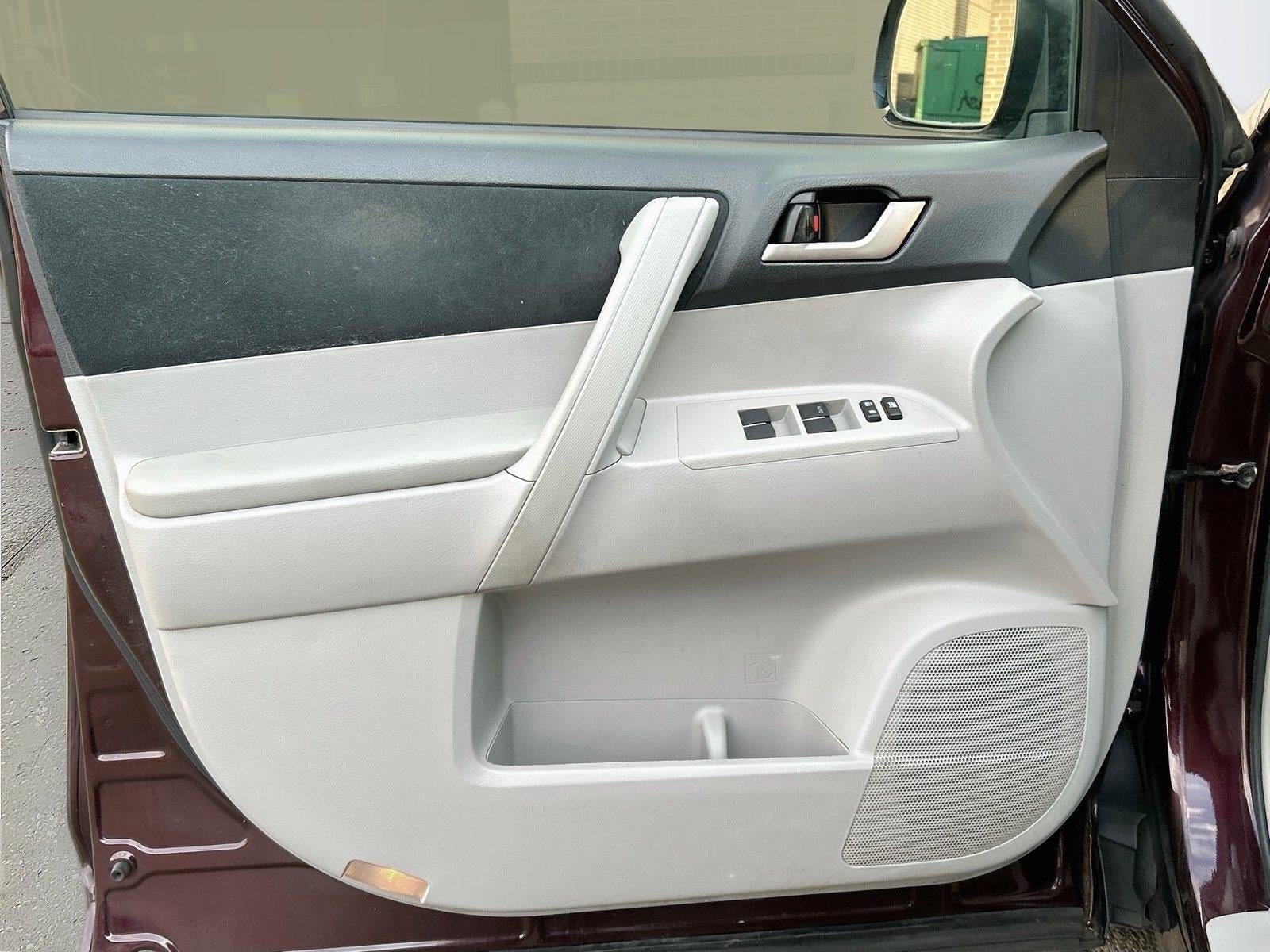 2011 Toyota Highlander Base V6