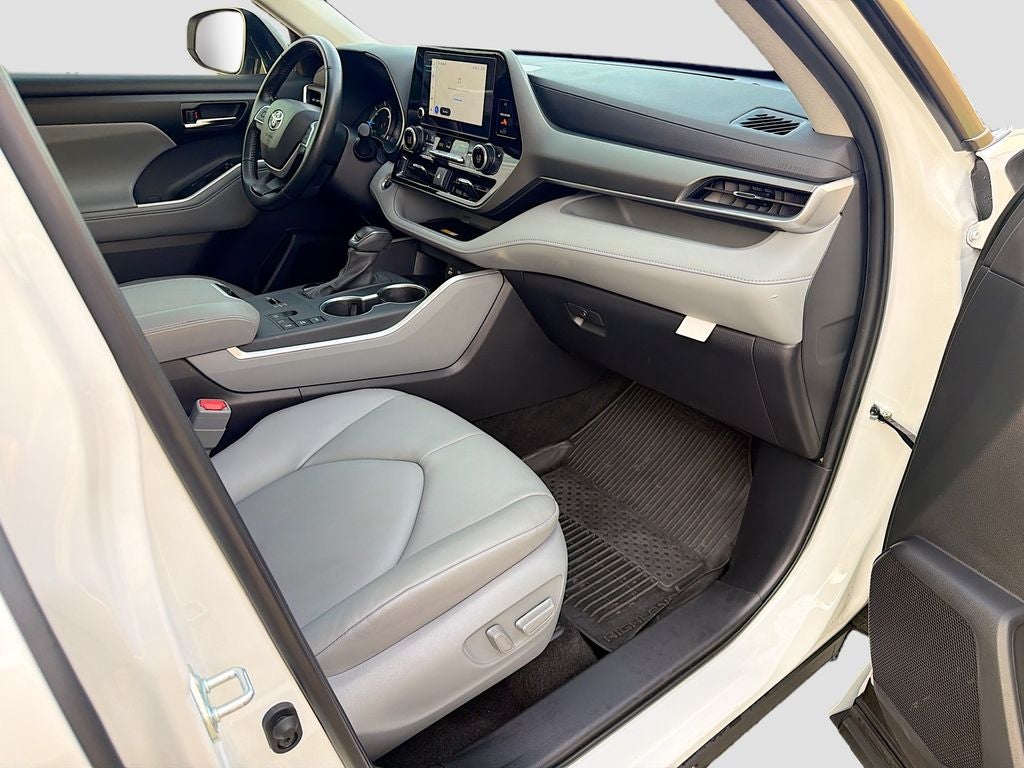 2025 Toyota Highlander Hybrid XLE