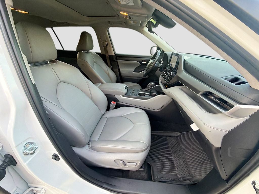 2025 Toyota Highlander Hybrid XLE
