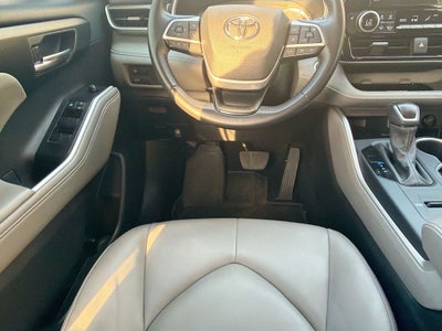 2025 Toyota Highlander Hybrid XLE