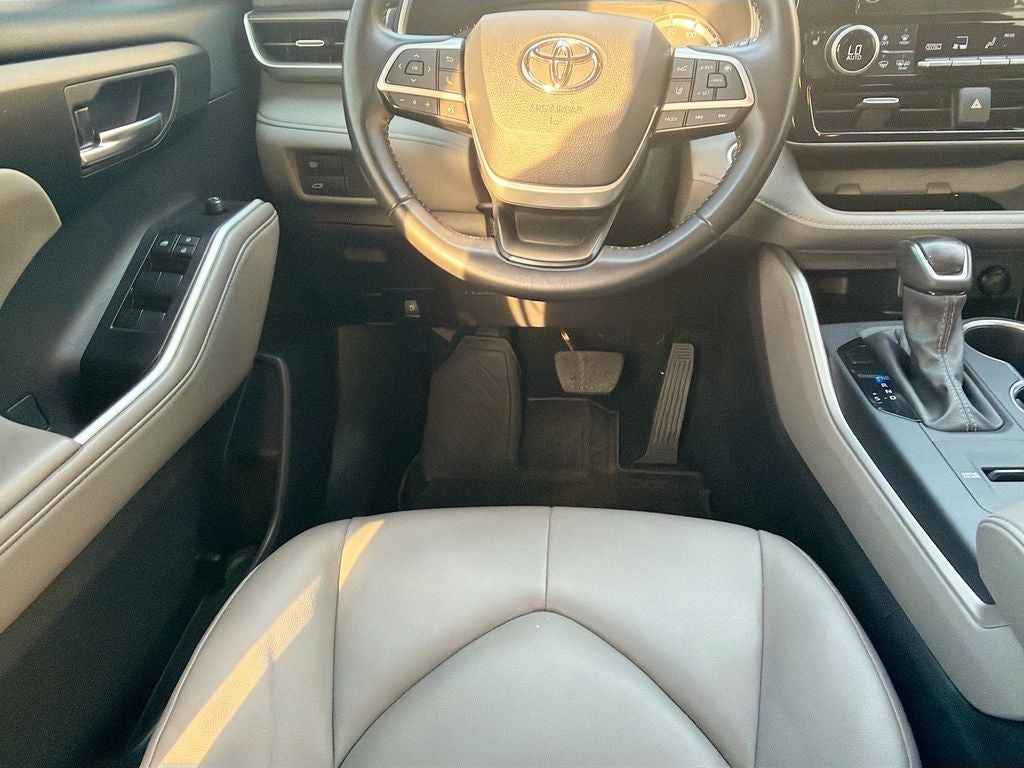 2025 Toyota Highlander Hybrid XLE