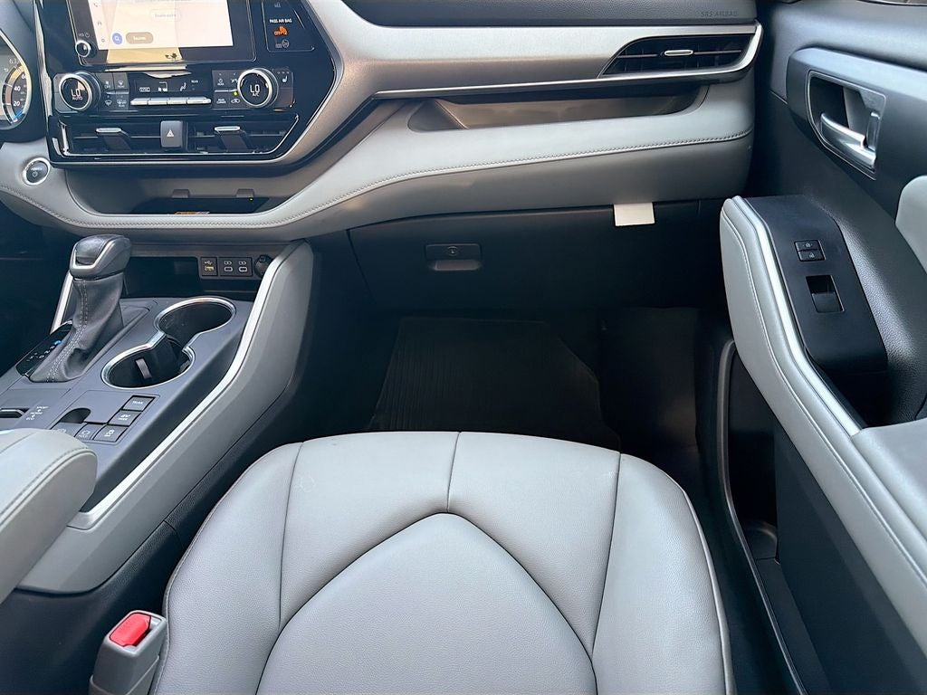 2025 Toyota Highlander Hybrid XLE