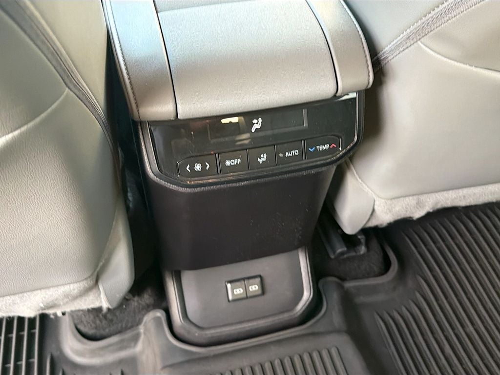 2025 Toyota Highlander Hybrid XLE