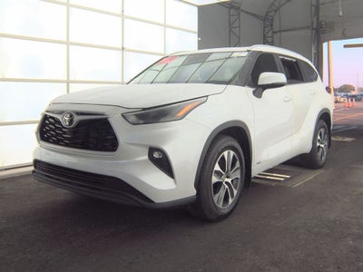 2025 Toyota Highlander Hybrid XLE
