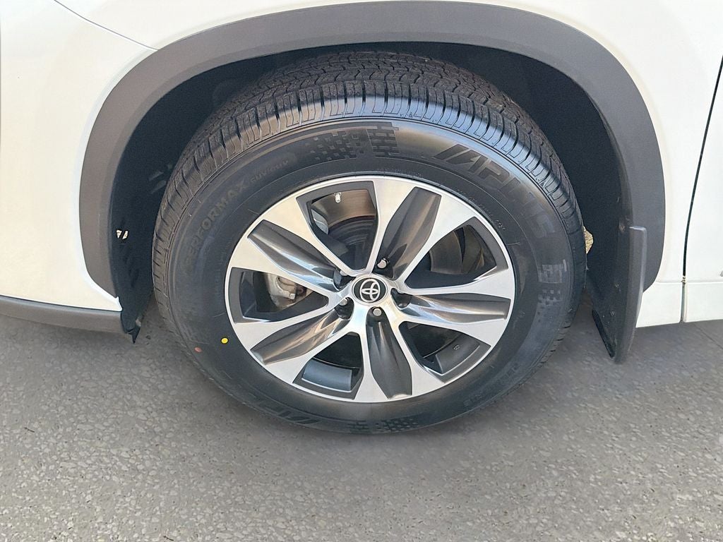 2025 Toyota Highlander Hybrid XLE