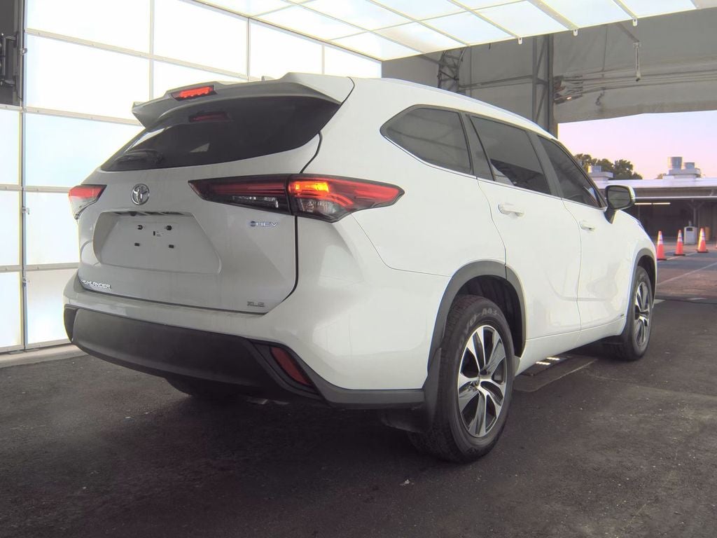 2025 Toyota Highlander Hybrid XLE