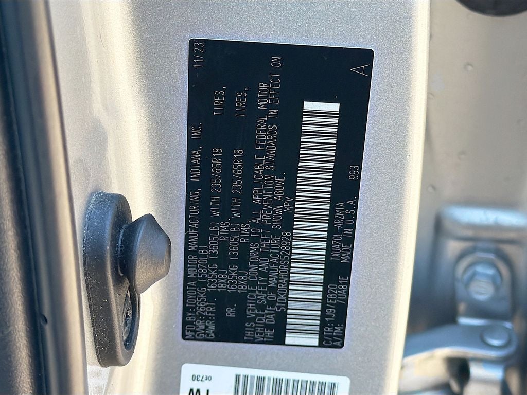 2024 Toyota Highlander LE