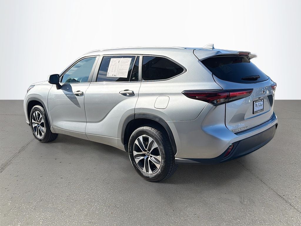 2024 Toyota Highlander LE