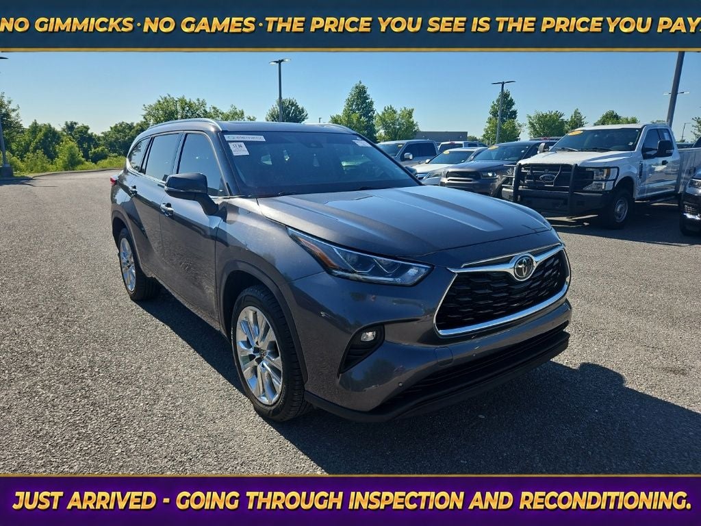 2023 Toyota Highlander Limited FWD's photo