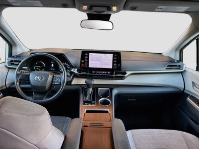 2024 Toyota Sienna LE