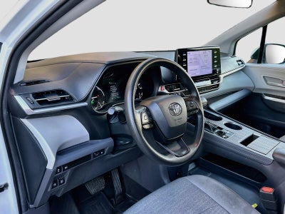 2024 Toyota Sienna LE