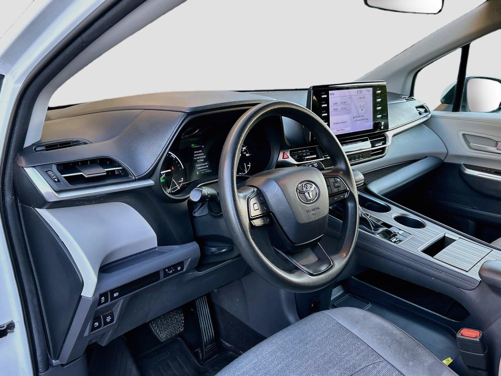 2024 Toyota Sienna LE