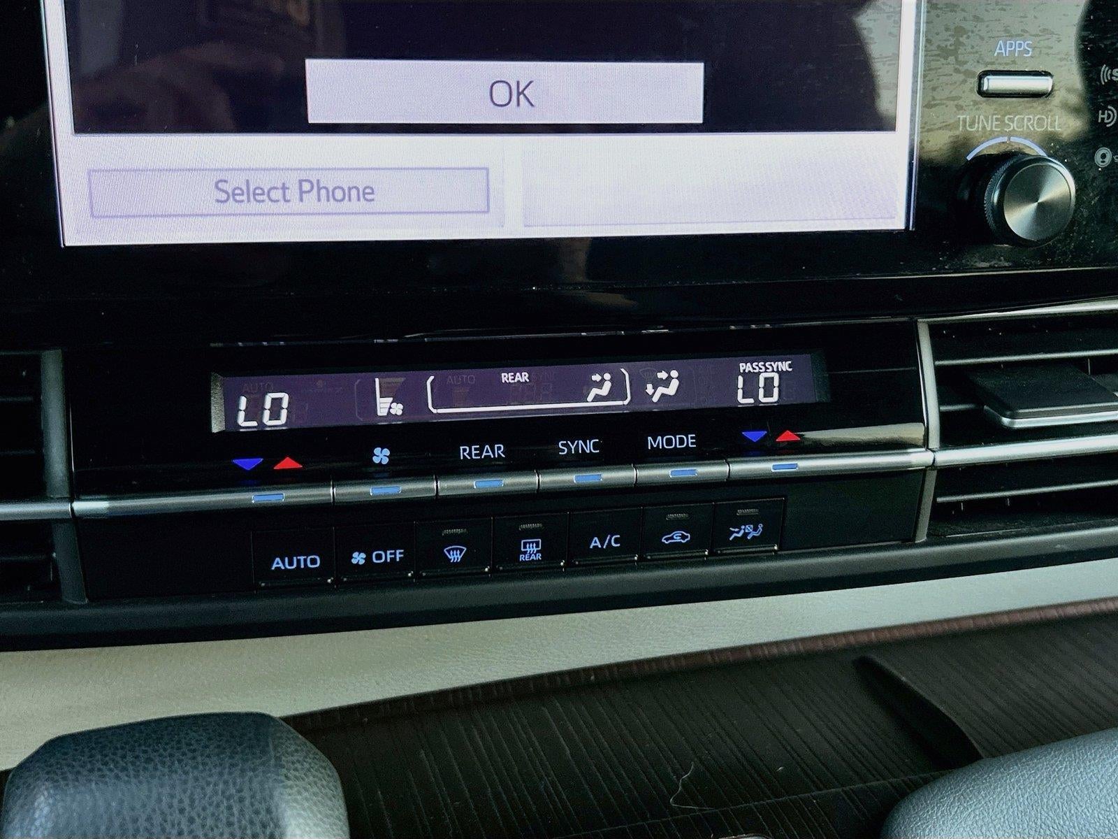 2024 Toyota Sienna LE