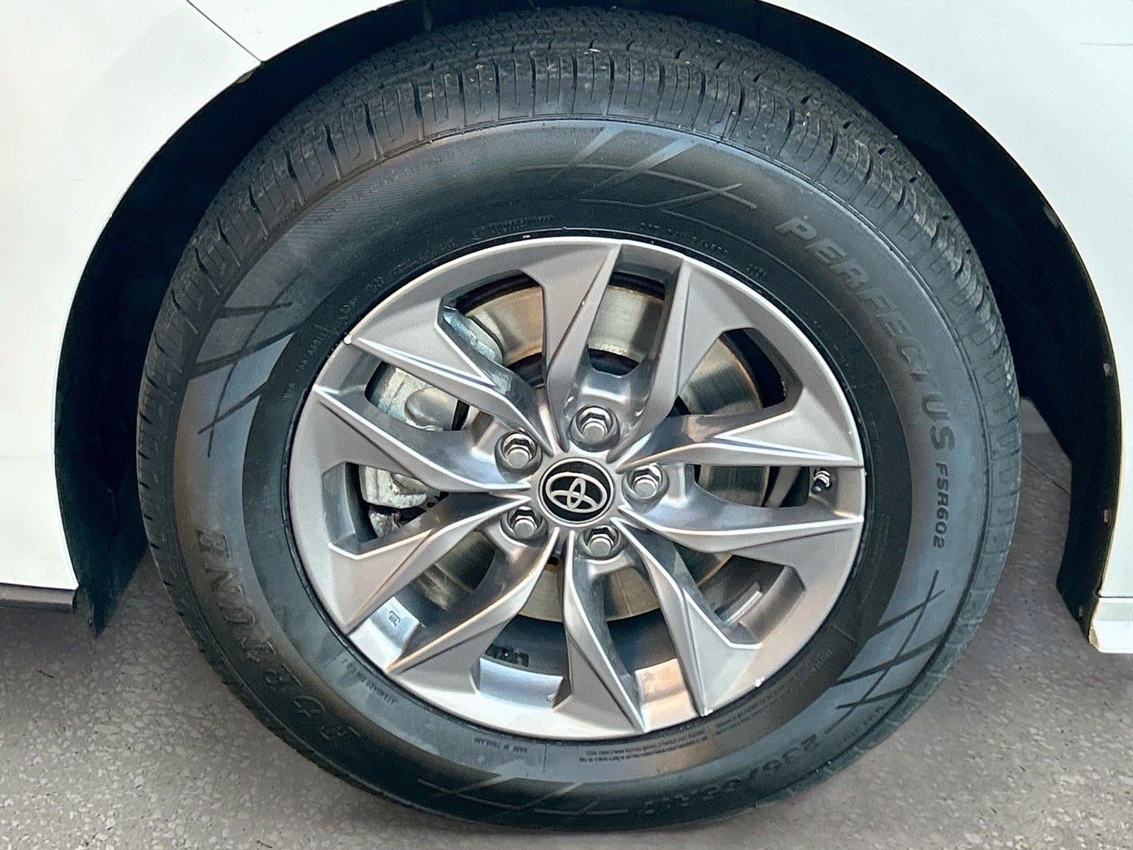 2024 Toyota Sienna LE