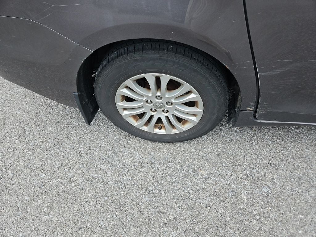 2011 Toyota Sienna XLE V6