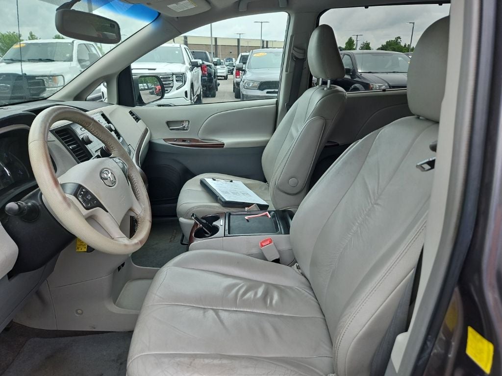2011 Toyota Sienna XLE V6