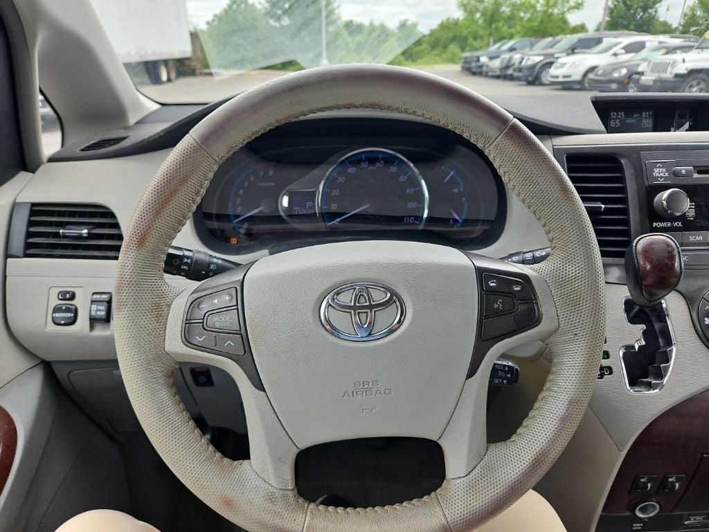2011 Toyota Sienna XLE V6
