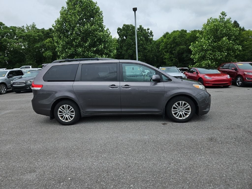 2011 Toyota Sienna XLE V6