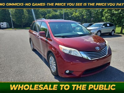 2015 Toyota Sienna XLE 8 Passenger