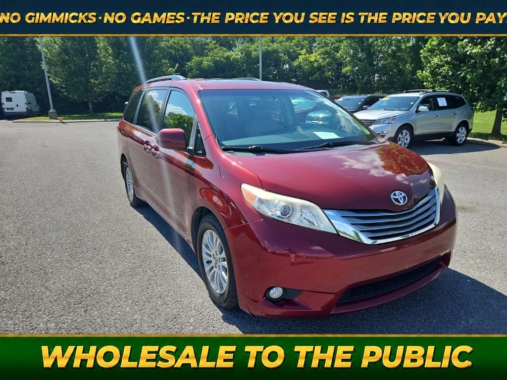 2015 Toyota Sienna XLE 8 Passenger