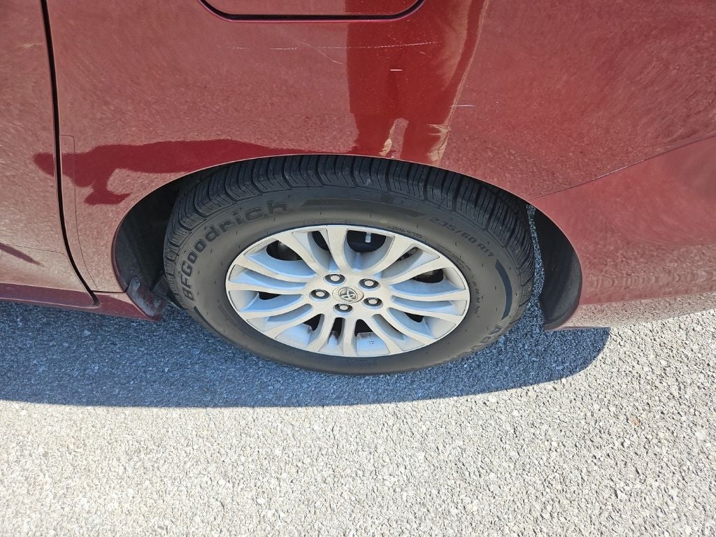 2015 Toyota Sienna XLE 8 Passenger