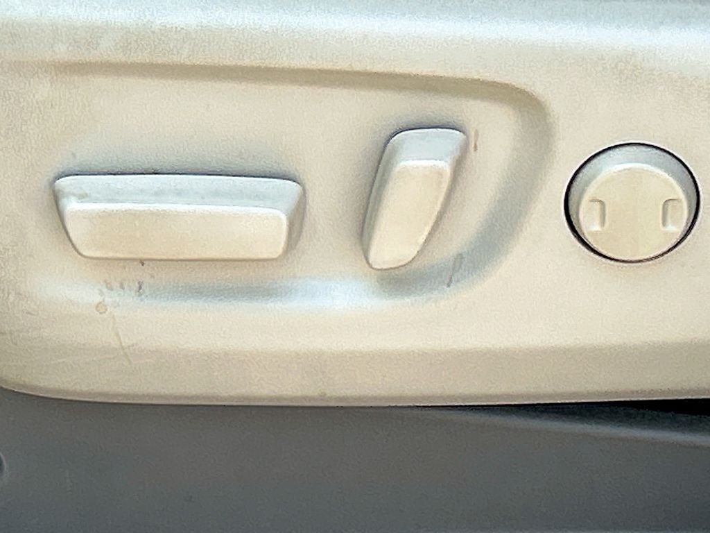 2015 Toyota Sienna XLE 8 Passenger