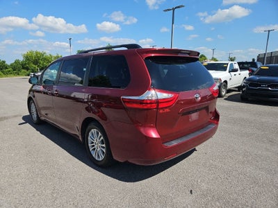 2015 Toyota Sienna XLE 8 Passenger