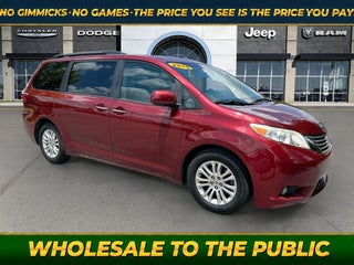 2015 Toyota Sienna XLE 8 Passenger
