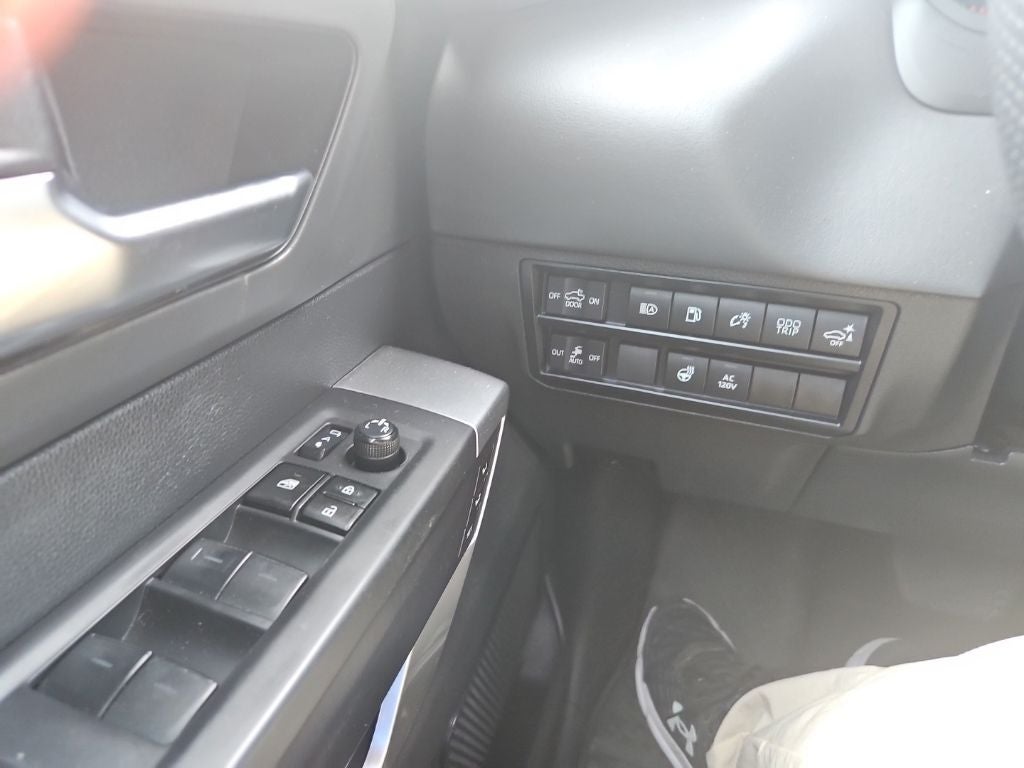 2023 Toyota Tundra Hybrid Platinum