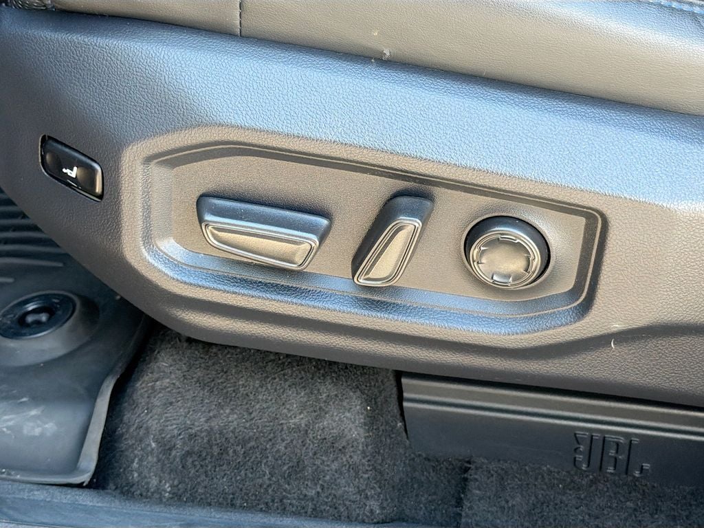 2023 Toyota Tundra Hybrid Platinum