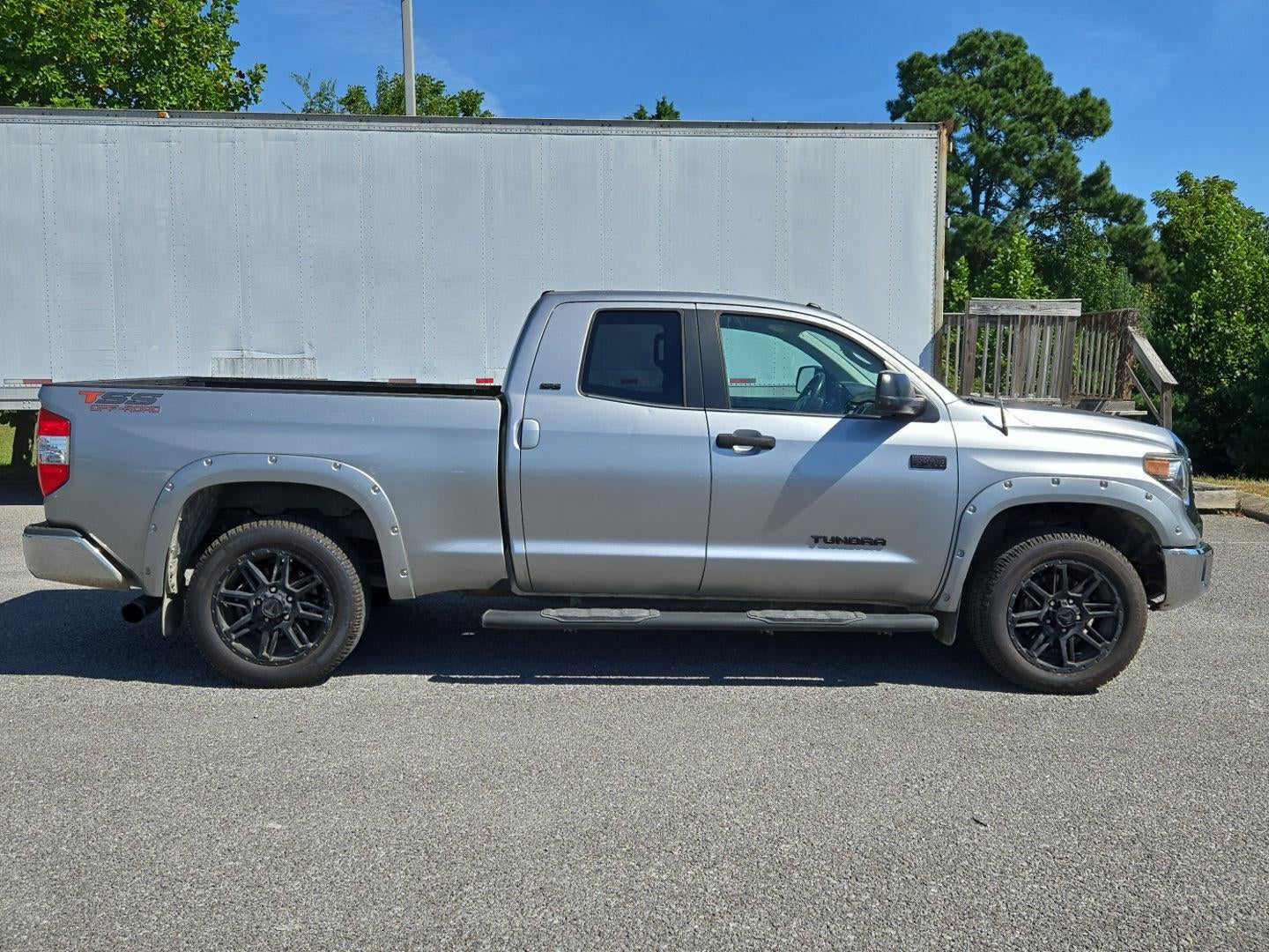 2018 Toyota Tundra SR5 5.7L V8