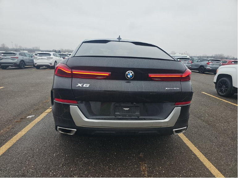 2022 BMW X6 xDrive40i
