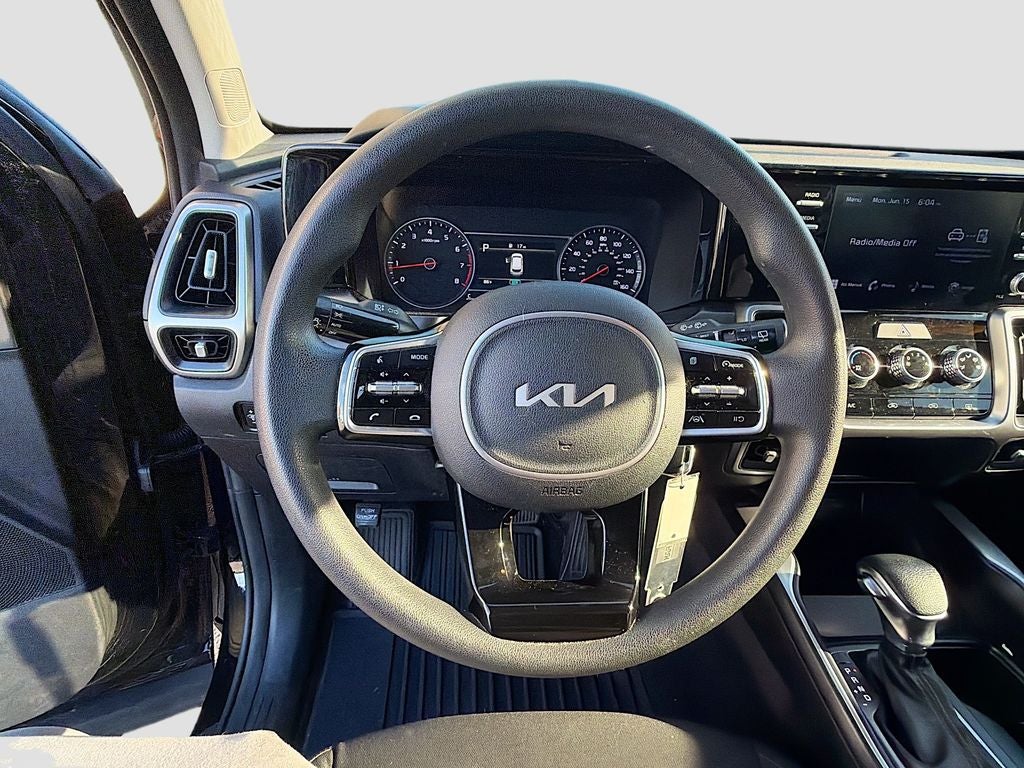 2022 Kia Sorento LX