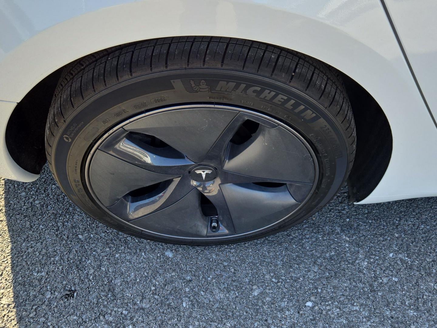 2020 Tesla Model 3 Standard Range Rear-Wheel Drive