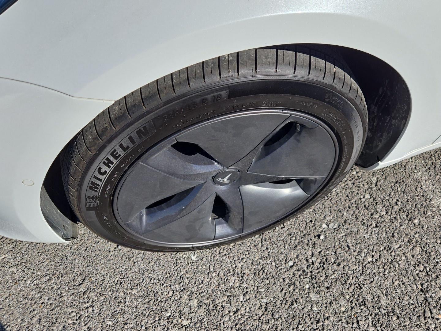 2020 Tesla Model 3 Standard Range Rear-Wheel Drive
