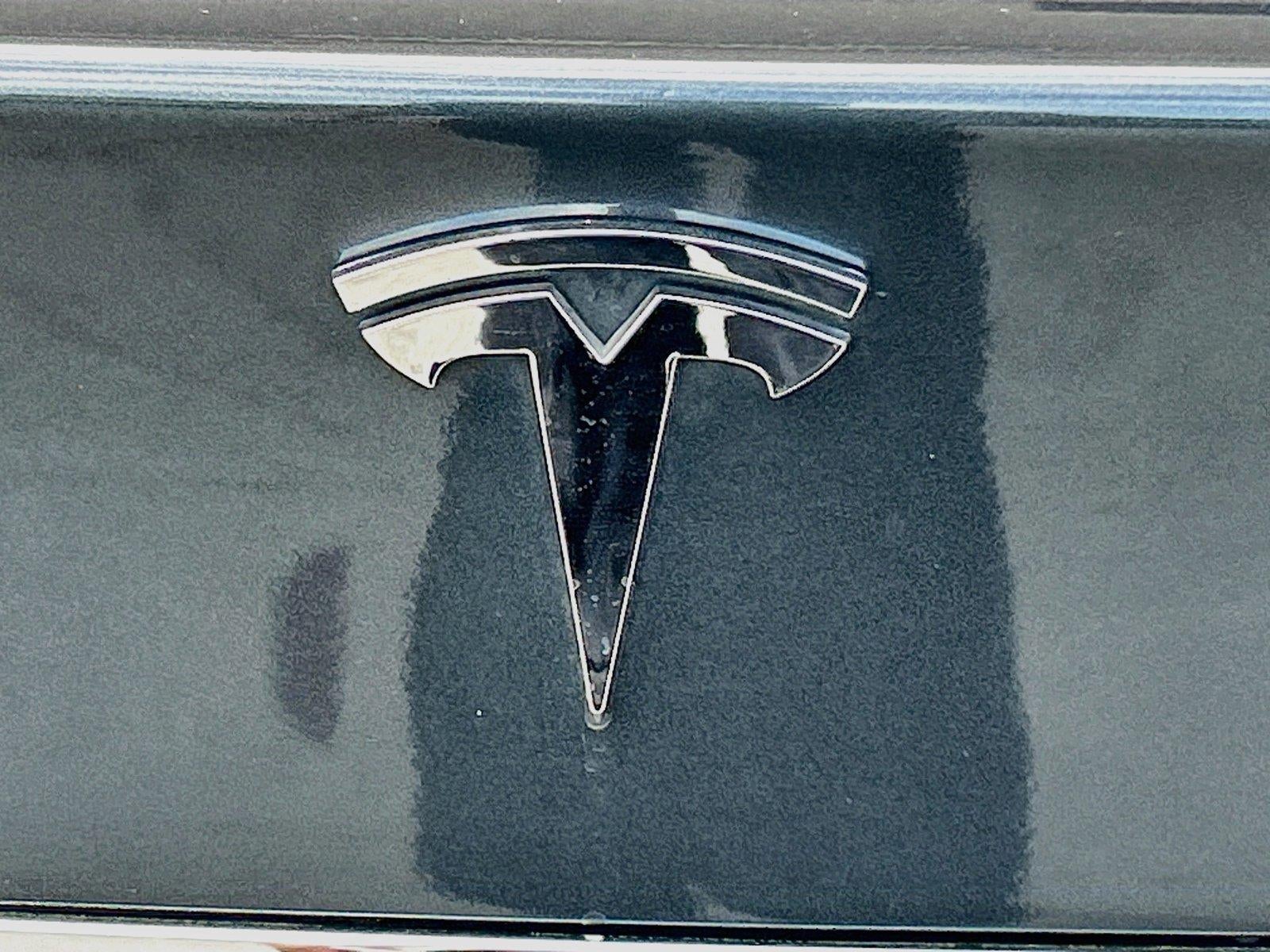 2015 Tesla Model S 85D