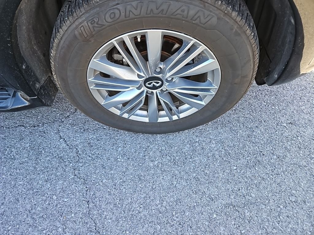 2023 INFINITI QX80 LUXE