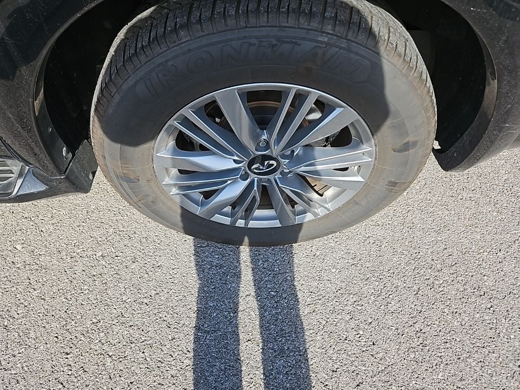 2023 INFINITI QX80 LUXE