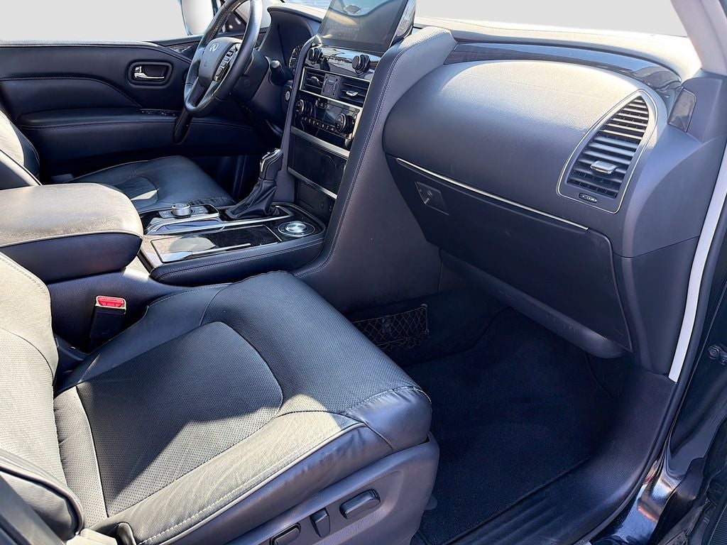 2023 INFINITI QX80 LUXE