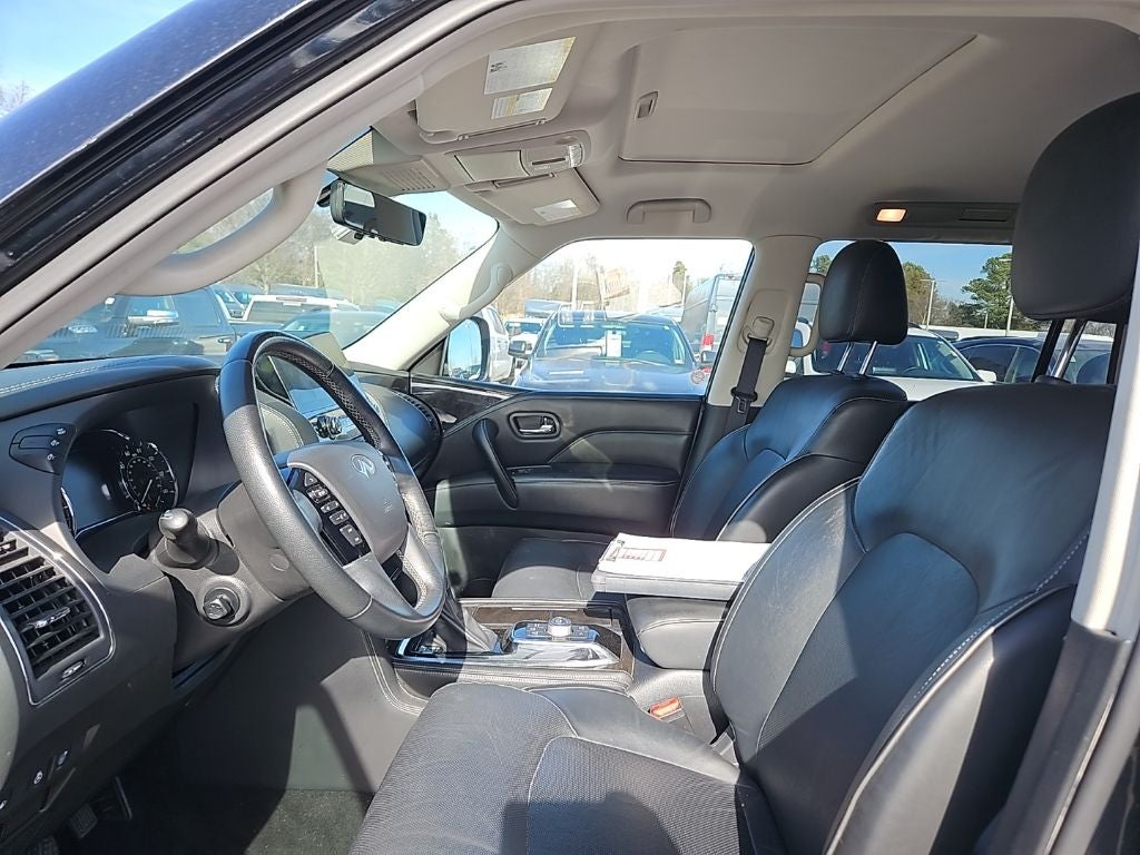 2023 INFINITI QX80 LUXE