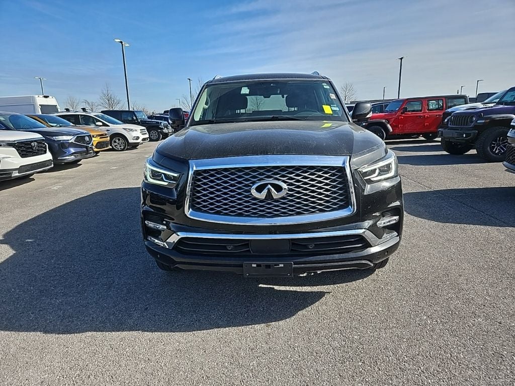 2023 INFINITI QX80 LUXE
