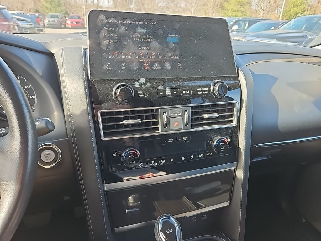 2023 INFINITI QX80 LUXE