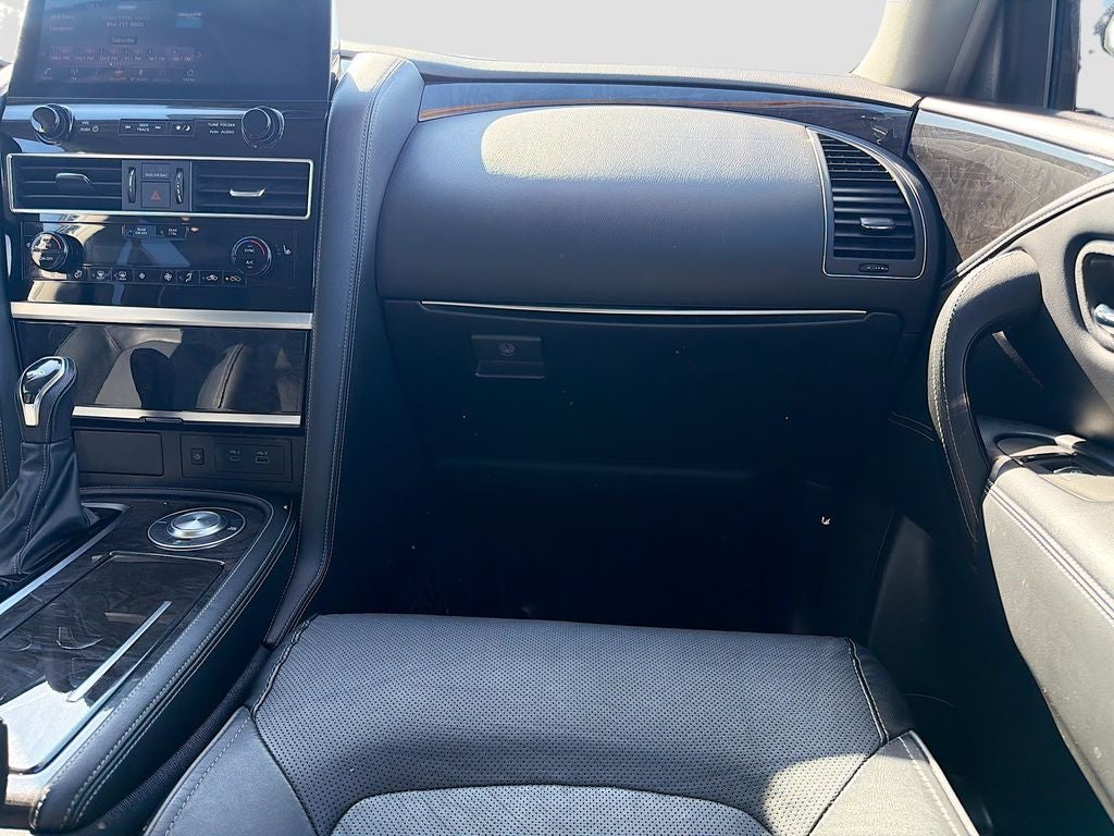 2023 INFINITI QX80 LUXE