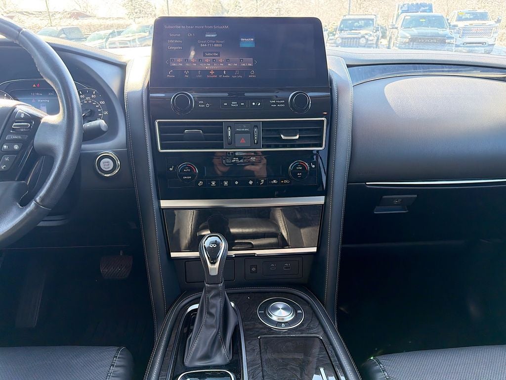 2023 INFINITI QX80 LUXE